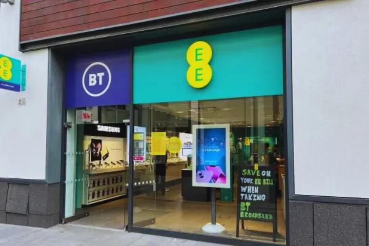 ee-vodafone-experience-technical-glitch-impact-mobile-network